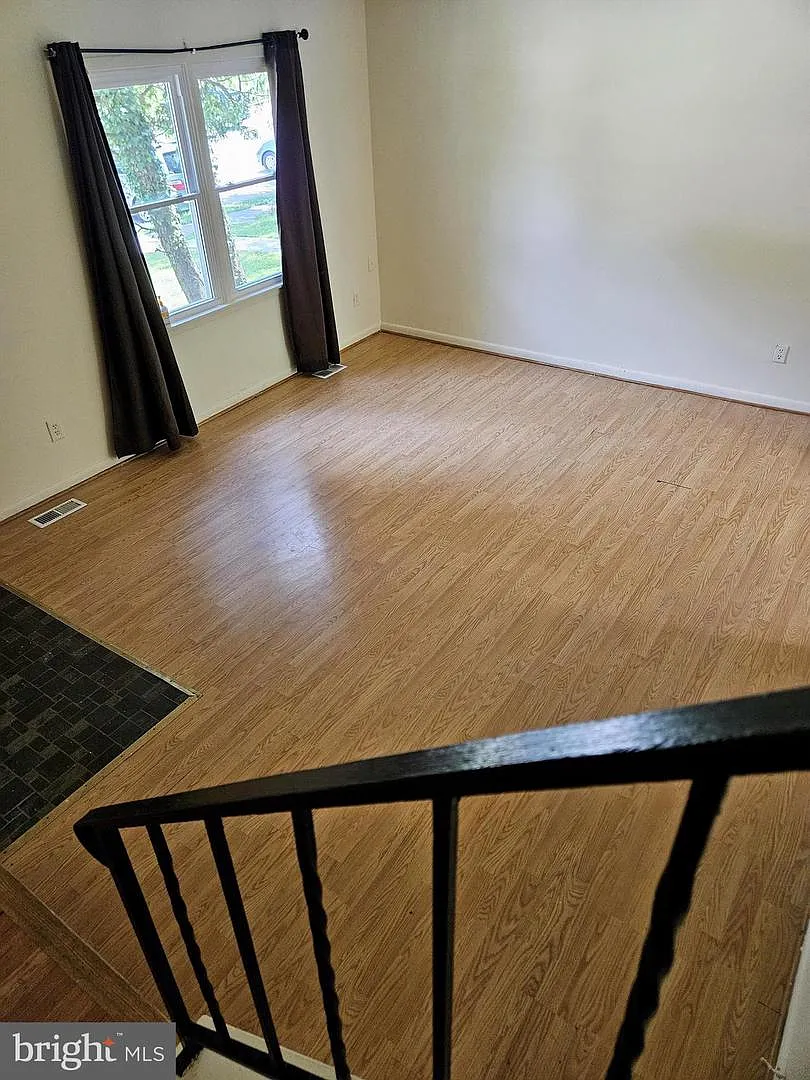 3 bed, 2.5 bath, 1440 sqft, $2,400 — Photo 4