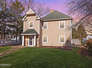 13 Shafto St, Farmingdale, NJ 07727