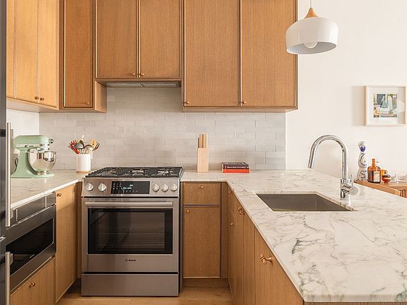 4th image of 442 3rd St APT 3
