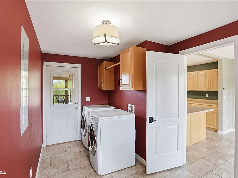 1421 N Landmark Dr — Photo 28