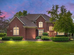 17447 Hilltop View Dr, Northville, MI 48168