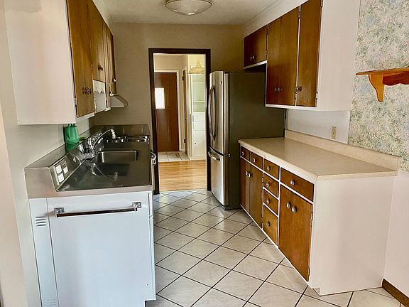 5th image of 7244 Clinton Ave S