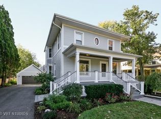 122 W Lincoln Ave, Wheaton, IL 60187