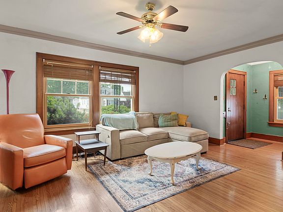 5th image of 805 W Forrest Hill Ave