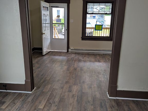 4th image of 604 Ackley St