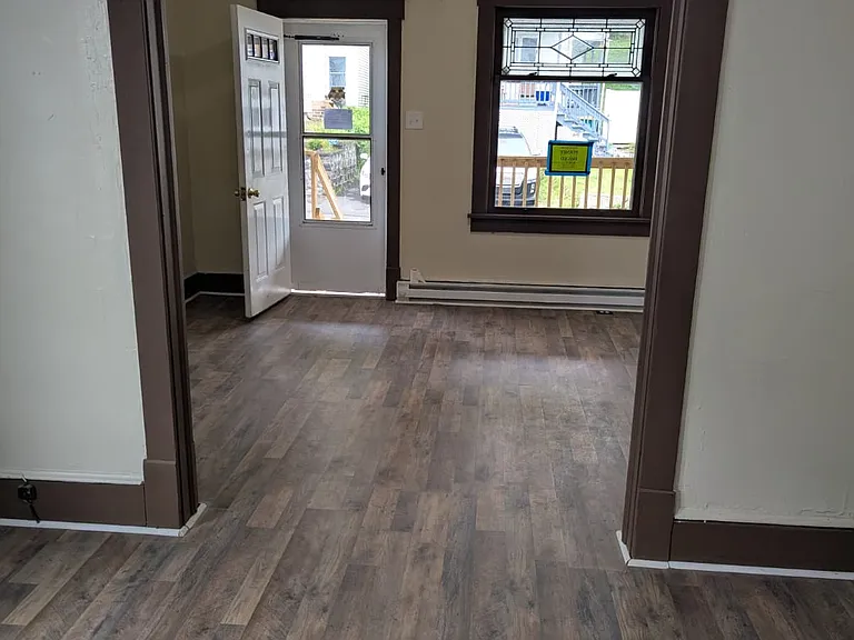 604 Ackley St — Photo 4