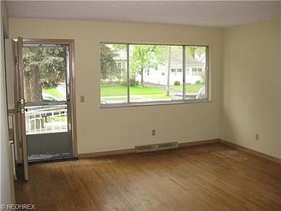 2nd image of 4420 Kenmore Ave
