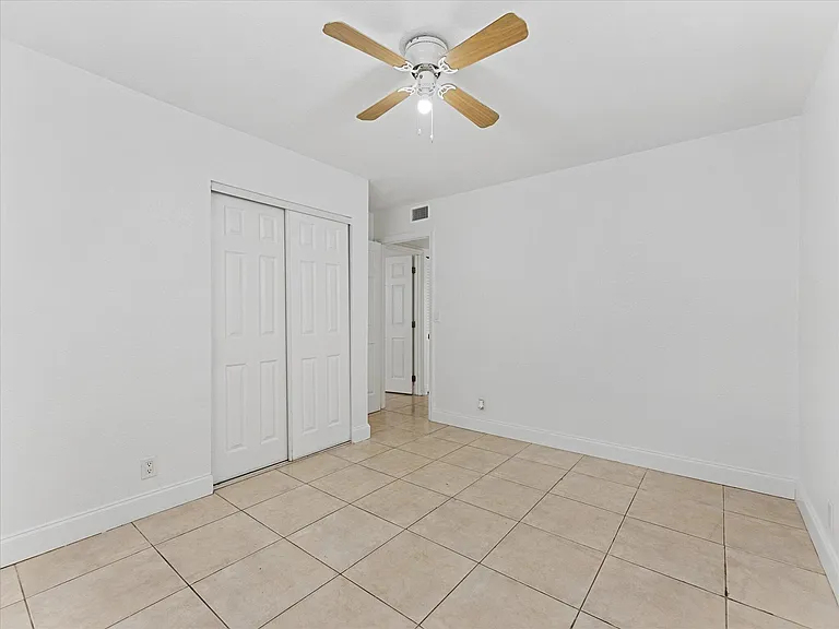 241 SE 9th Ave #104 — Photo 5