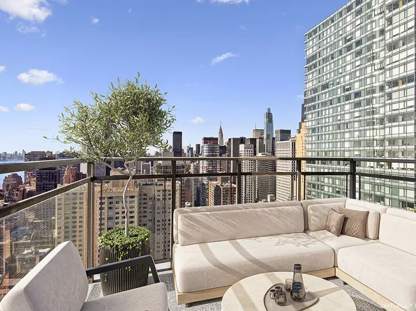 303 E 57th St #38AB, New York, NY 10022