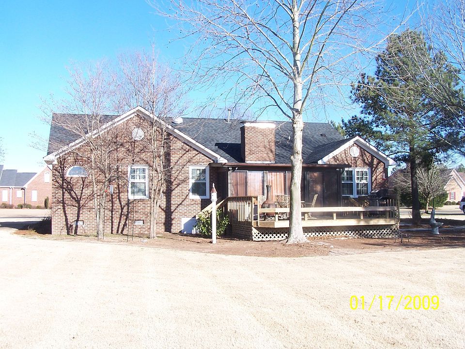 2nd image of 486 Club House Dr