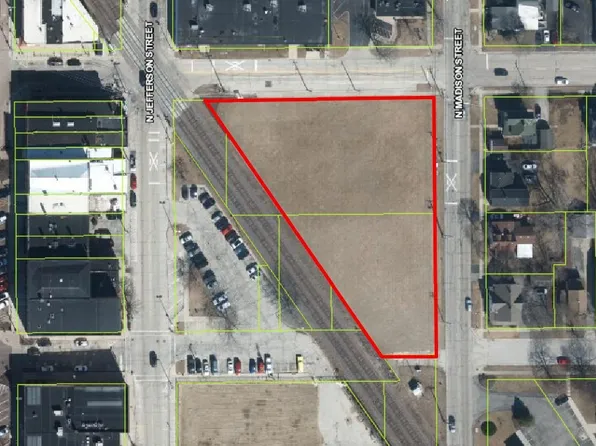 200 E Judd St, Woodstock, IL 60098