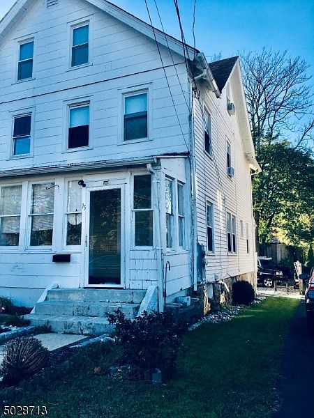 2nd image of 13 Beach St