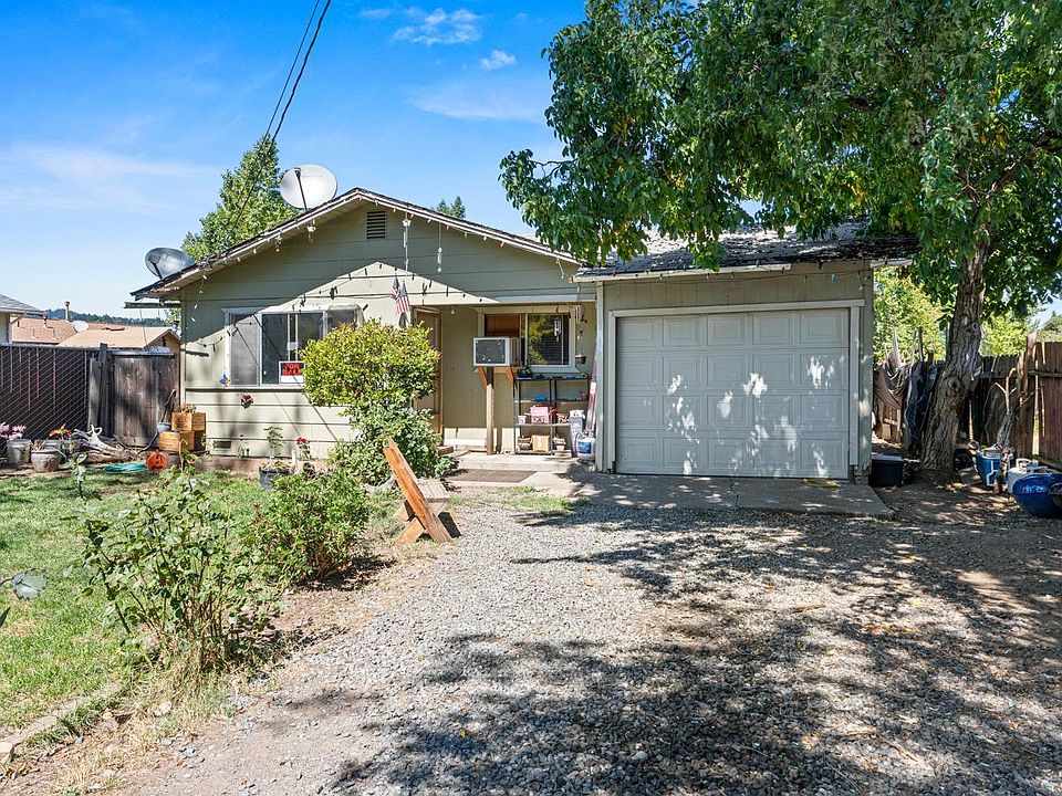 1st image of 490 Della Avenue