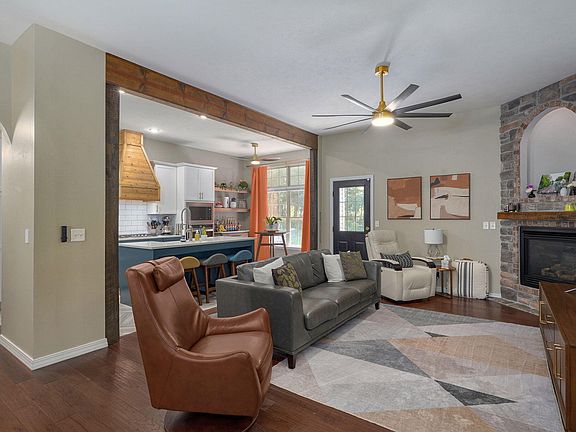 5th image of 658 Greer Avenue