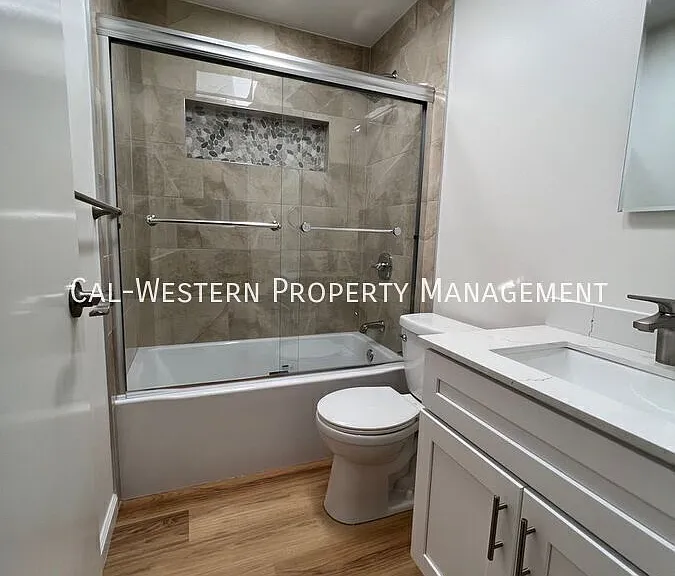 636 Leona Ln — Photo 16