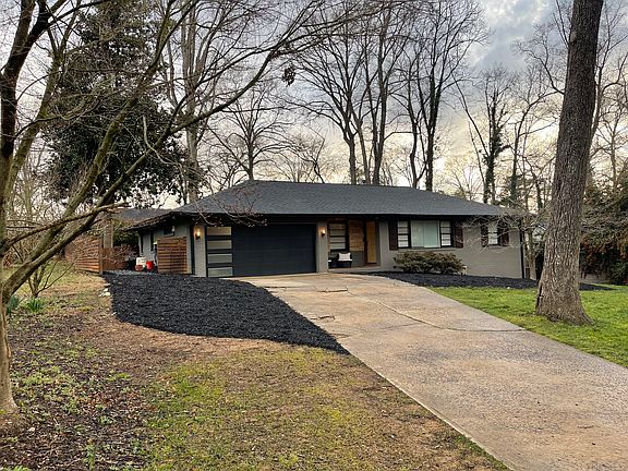 3rd image of 2290 Clearwater Dr SE
