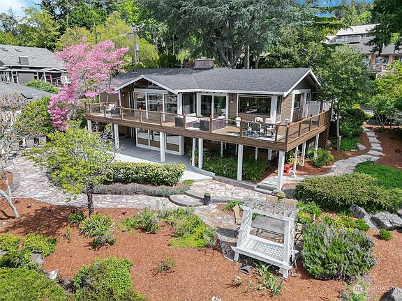 2nd image of 12534 Holmes Point Drive NE