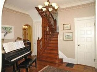 204 6th Ave, La Grange, IL 60525