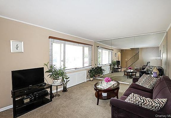 3rd image of 530 Coolidge Avenue
