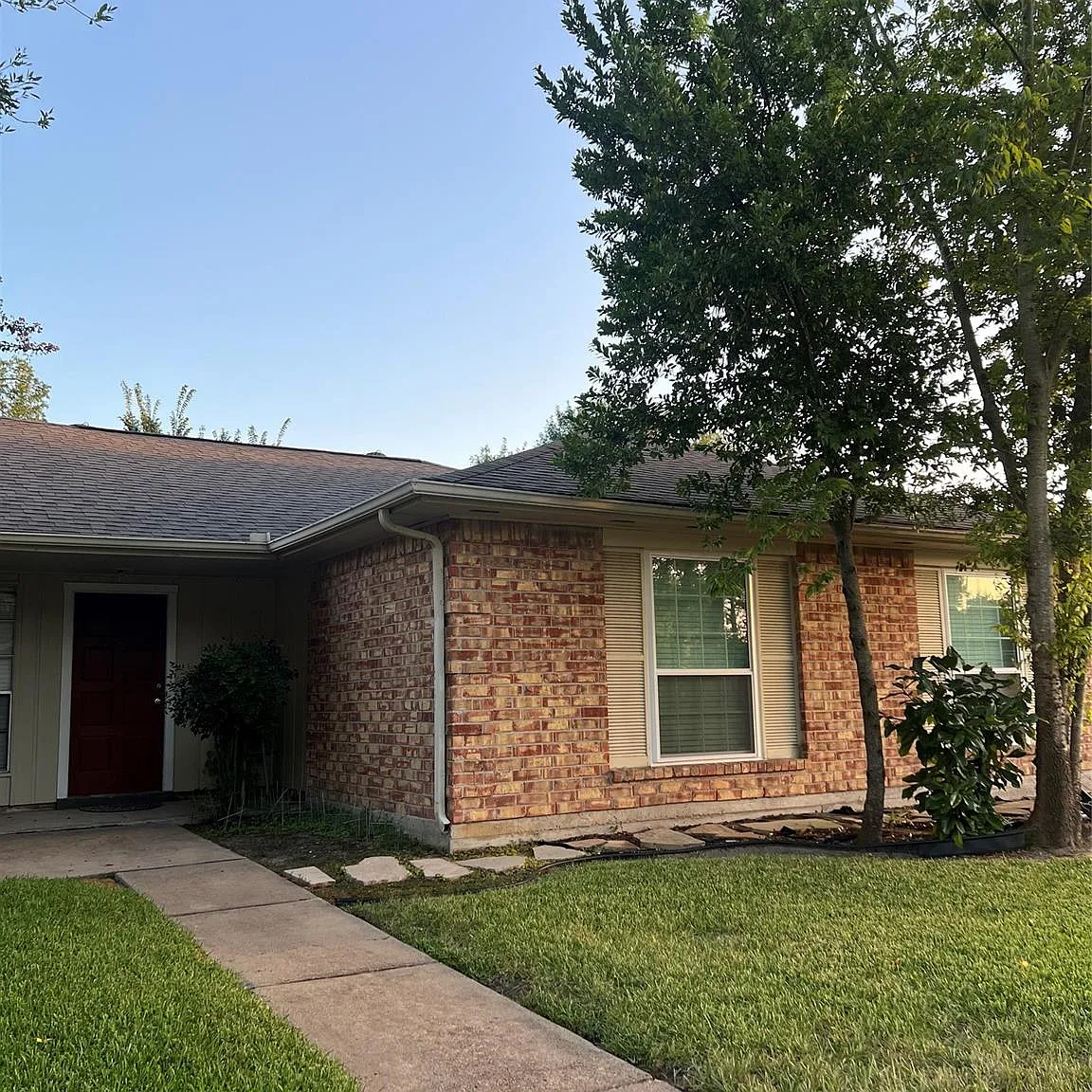 2 bed, 2.0 bath, 1358 sqft, $1,495 — Photo 1