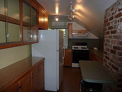 5th image of 96 Humbert St