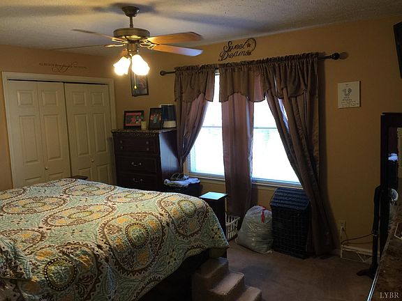 3rd image of 137 Farmdale Dr