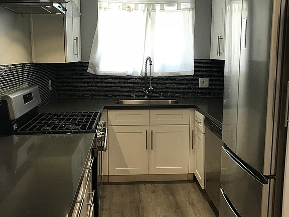 4th image of 7921 Clinton St APT 1