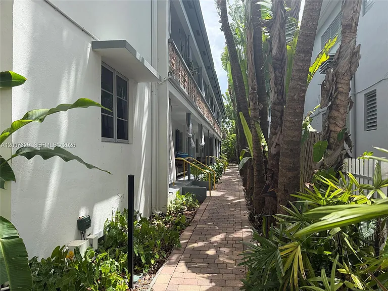 1551 Lenox Ave #7 — Photo 19