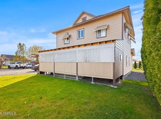 112 & 118 W Moxee Ave, Moxee, WA 98936