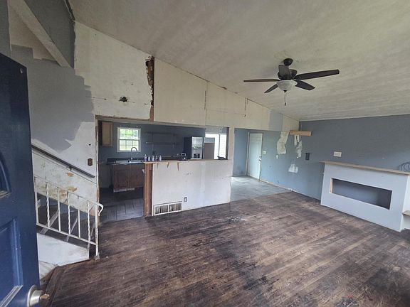 2nd image of 5012 Arthur St