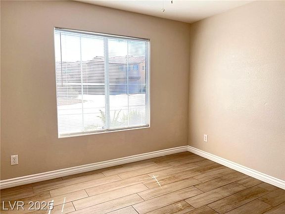 5th image of 672 Wessex Dr