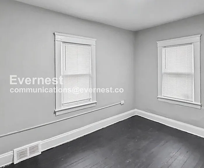 2932 E 118th St #2 — Photo 10