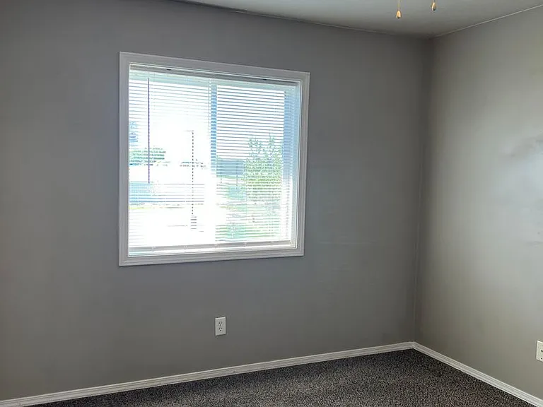 J944AC — Photo 11