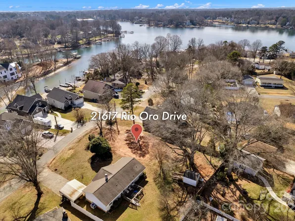 21617 Rio Oro Dr, Cornelius, NC 28031