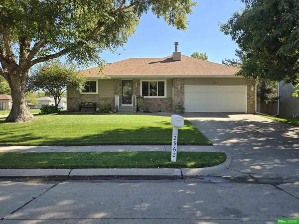 2962 Nebraska Ave, Fremont, NE 68025