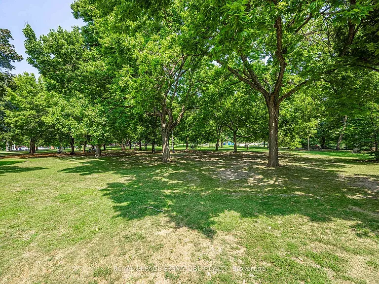 1 Bellwoods Park #1A — Photo 17
