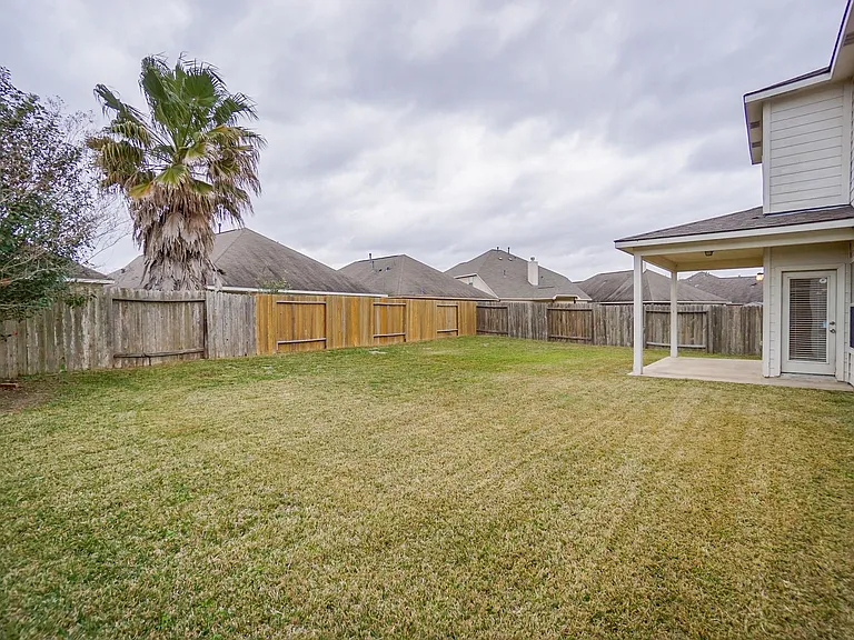 1323 Colonial Manor Dr — Photo 32