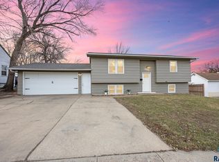 1325 E 4th St, Sioux Falls, SD 57103