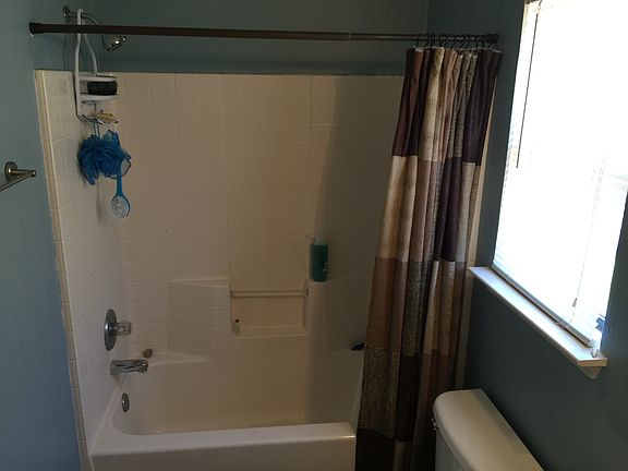 3rd image of 2404 Crystal Cir