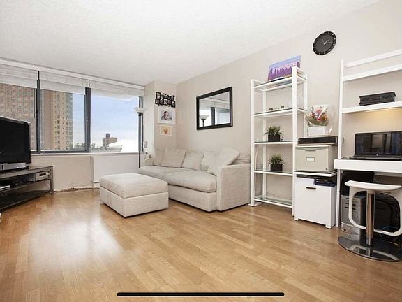2nd image of 62-54 97th Pl #8E