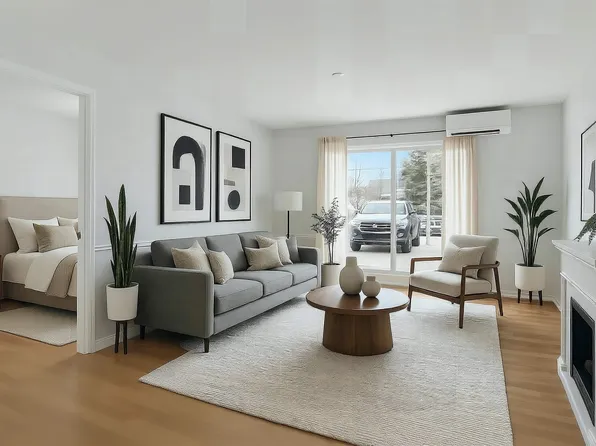 9760 174th St NW #101, Edmonton, AB T5T 6J4