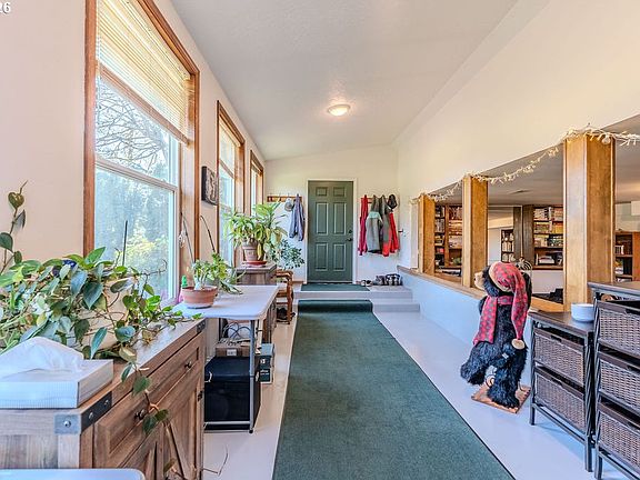 5th image of 32728 NE Chamberlain Rd