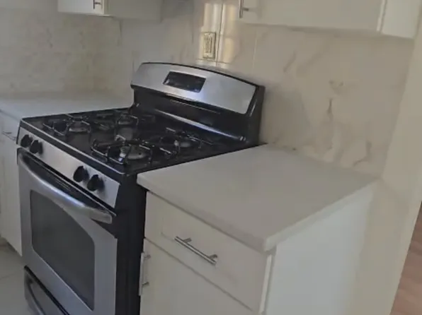 40 Beach 28th St Room 1, Far Rockaway, NY 11691