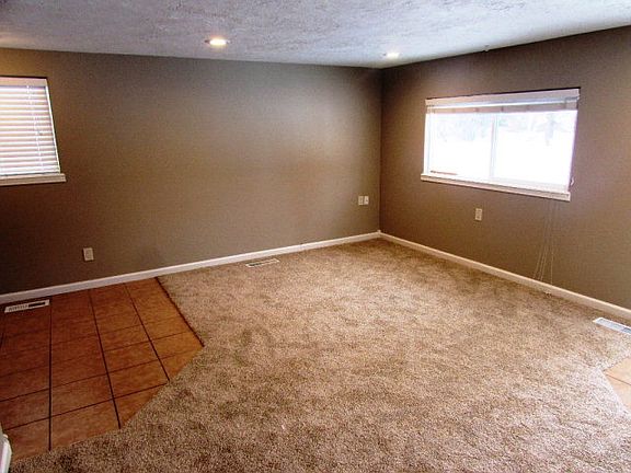 4th image of 230 Utley Cir