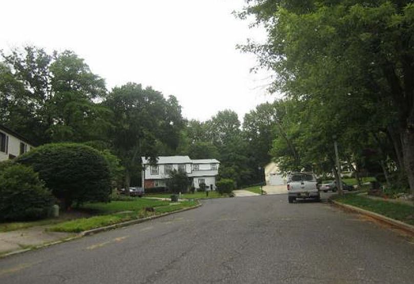 2nd image of 379 John F Kennedy Blvd