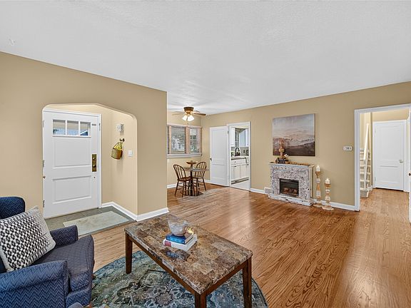 5th image of 2301 33rd St