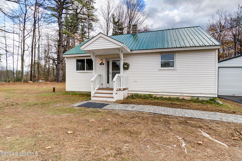 3rd image of 256 Lathrop Road