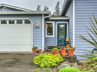 1019 Rocky Point Dr, Camano Island, WA 98282