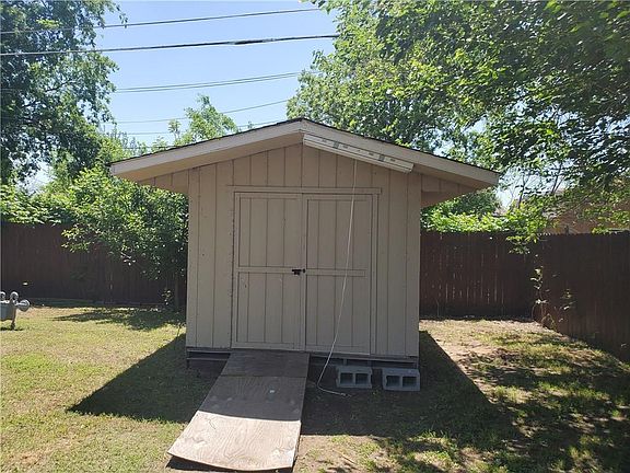 5th image of 1132 SW 56th St