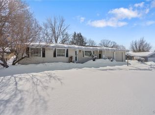 103 Farmington Dr, Camillus, NY 13031